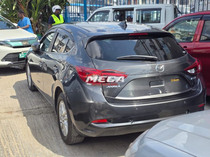 MAZDA AXELA
