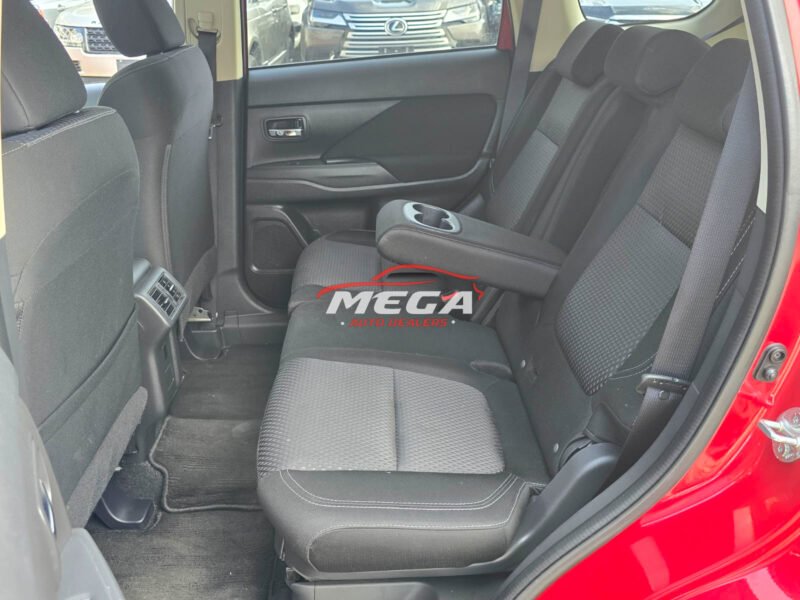 MITSUBISHI OUTLANDER